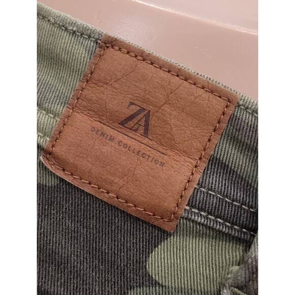 ZARA Women's Camouflage Jeans Size 4 Distressed Raw Hem Ankle - Picture 15 of 16